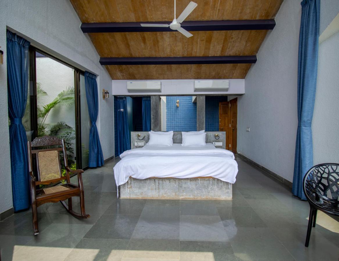 Saffronstays Solasta, Mulshi - Infinity Pool Villa With Mulshi Dam Views Extérieur photo