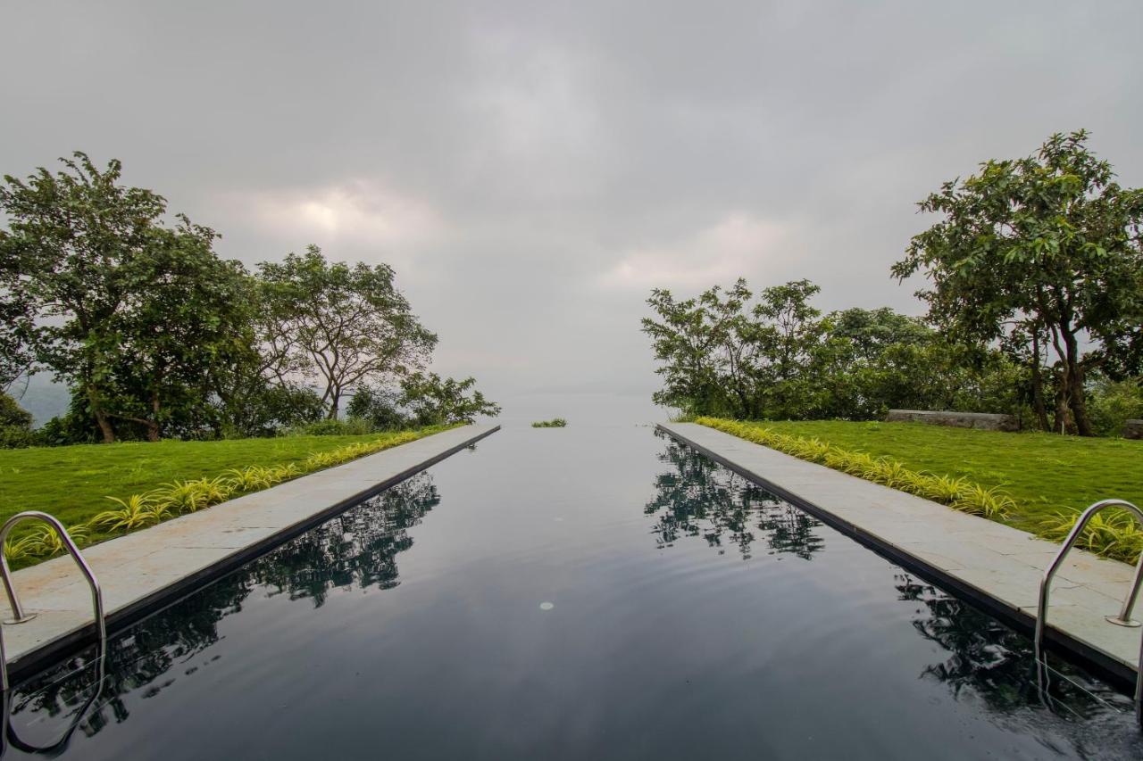 Saffronstays Solasta, Mulshi - Infinity Pool Villa With Mulshi Dam Views Extérieur photo